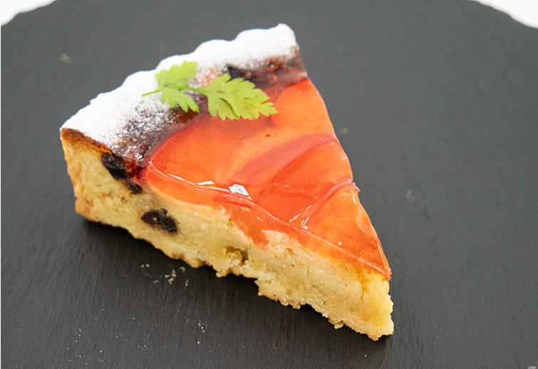 焼きリンゴとシナモンタルト